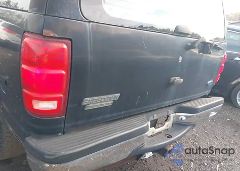 1997 Ford Expedition Eddie Bauer/Xlt from USA, damaged, VIN 1FMEU18W6VLB12103
